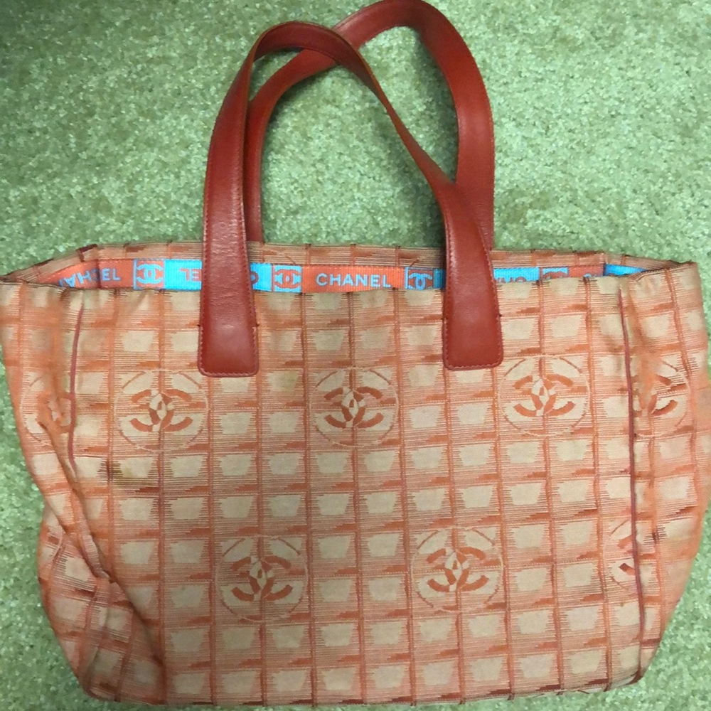 Chanel tote